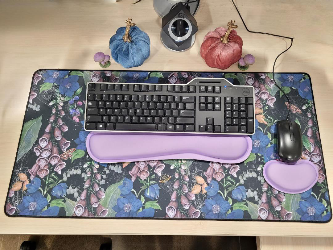Desk mat - Poison Garden